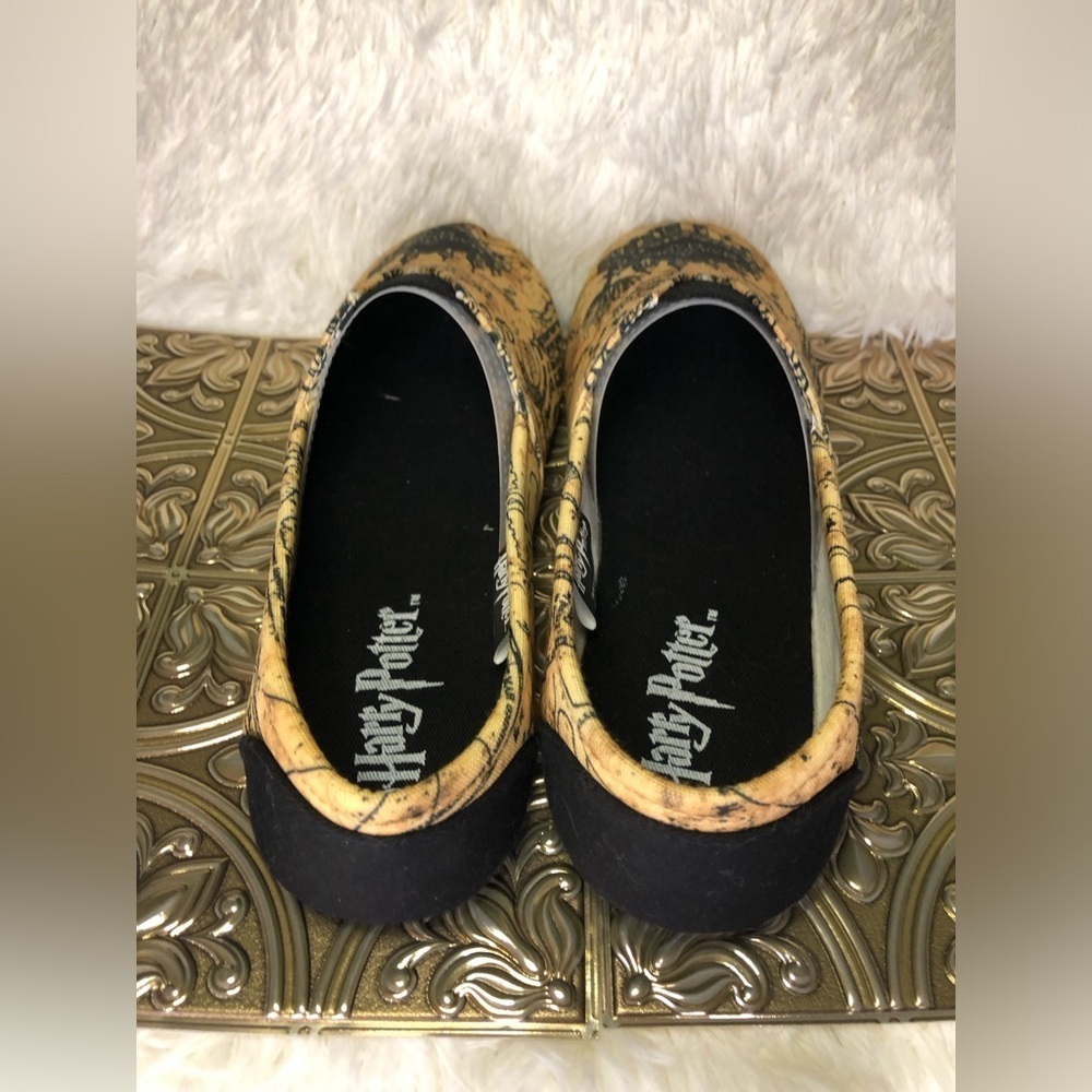 Warner Bros. Harry Potter Themed Women's Loafers - Tan and Black L 10/11 - Picture 12 of 16